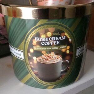 Goose Creek Irish Cream Coffee Scented Candle - Green
